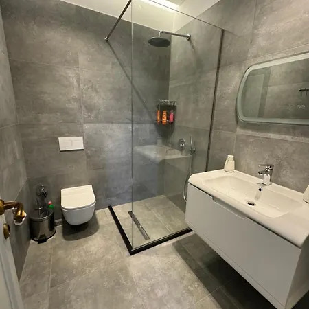 Villa Henry Bajram Curri
